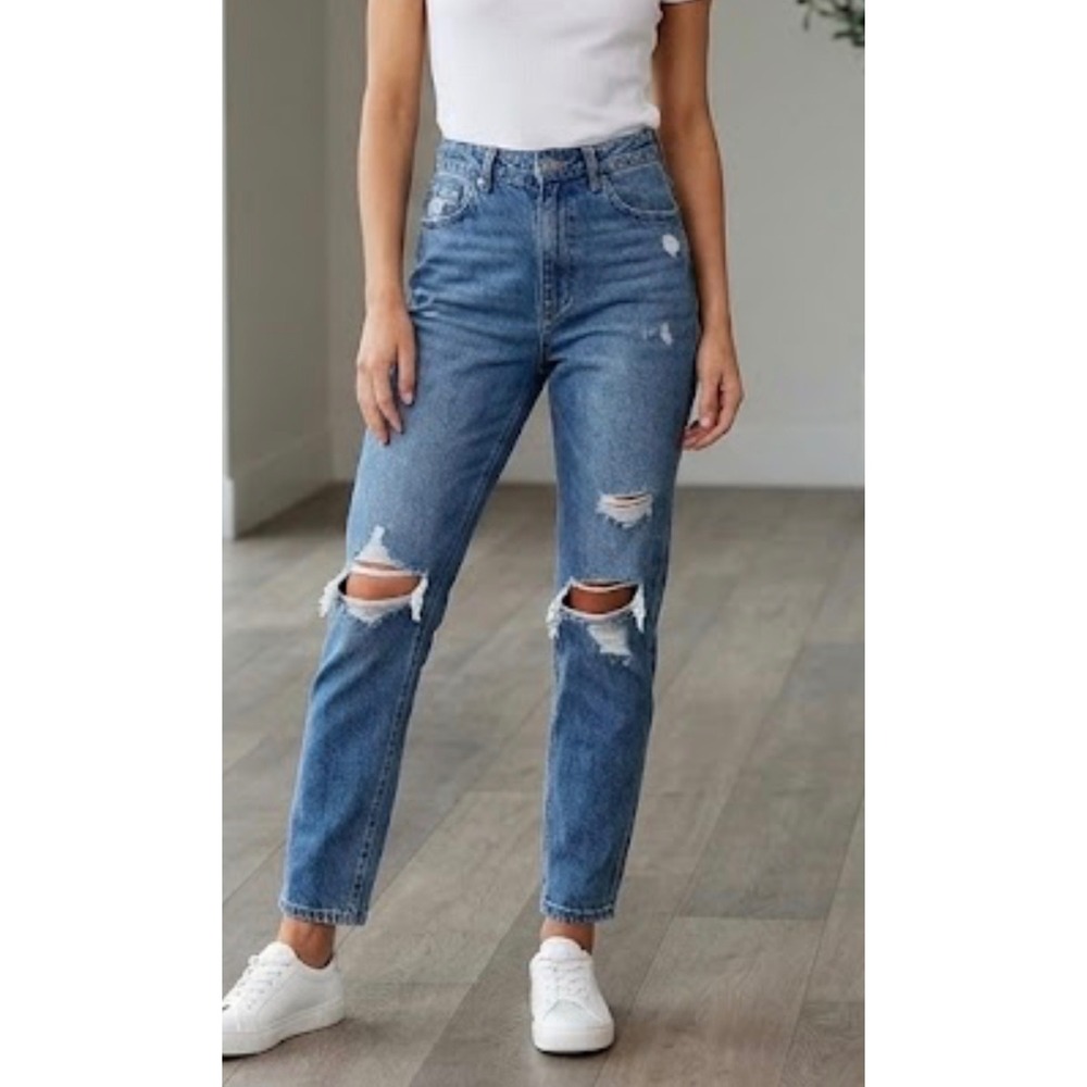 American Eagle Mom Jean‎ Light Wash Distressed High Rise Ripped Denim 10